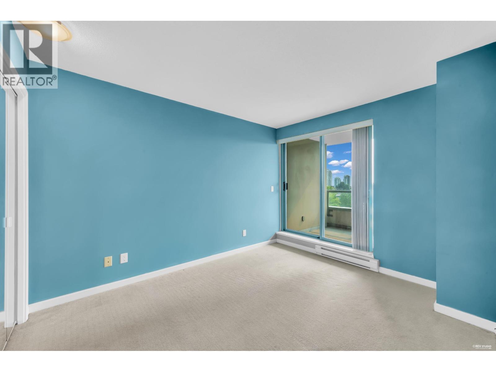802 6611 Southoaks Crescent Property Photo 20