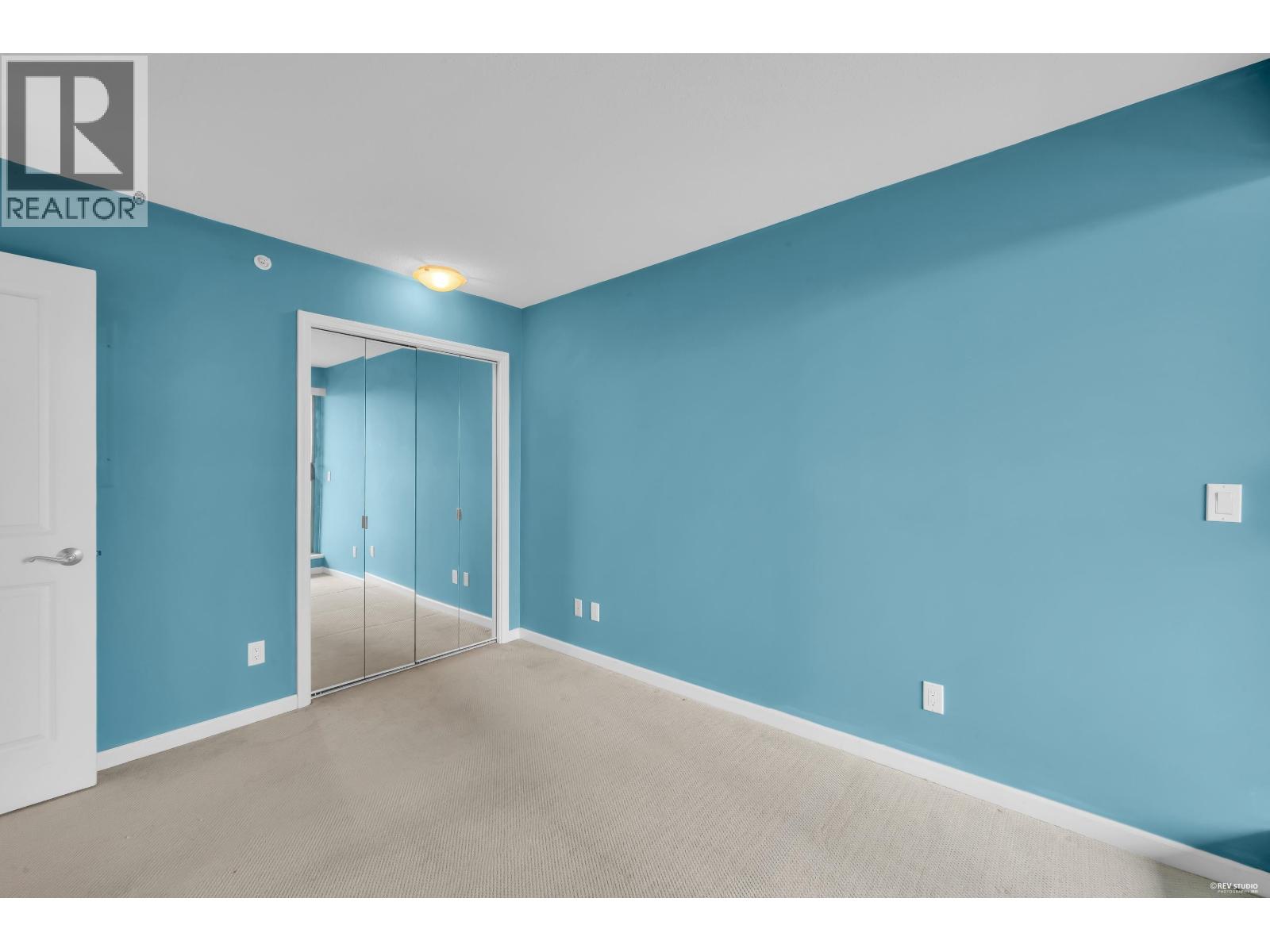 802 6611 Southoaks Crescent Property Photo 21