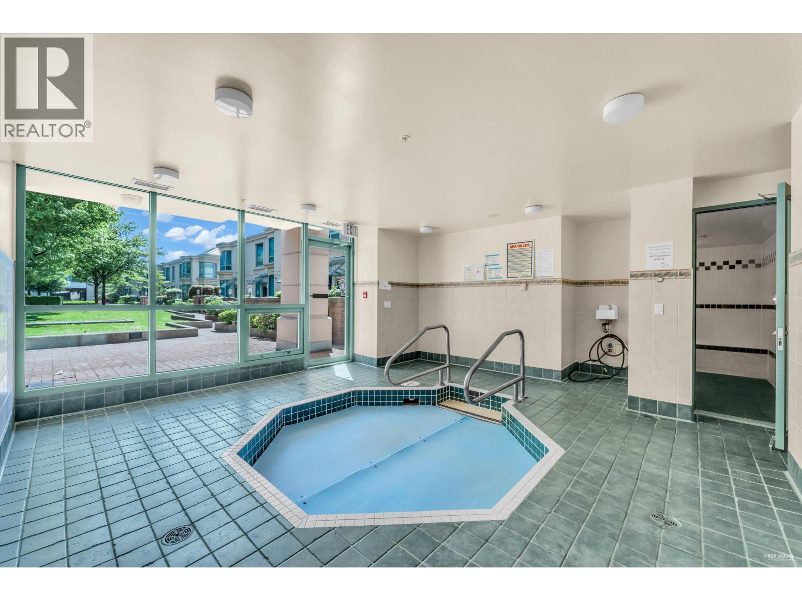 802 6611 Southoaks Crescent Property Photo 34