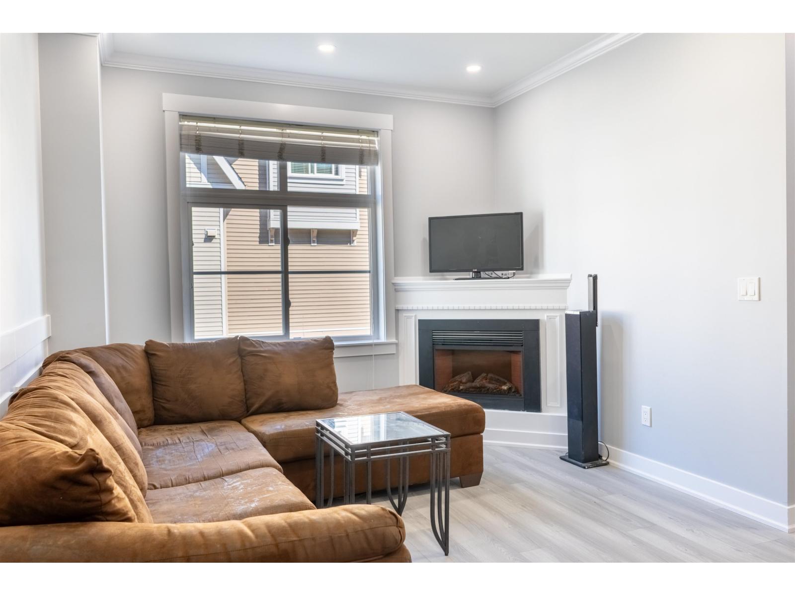 23 9405 121 Street Property Photo 7