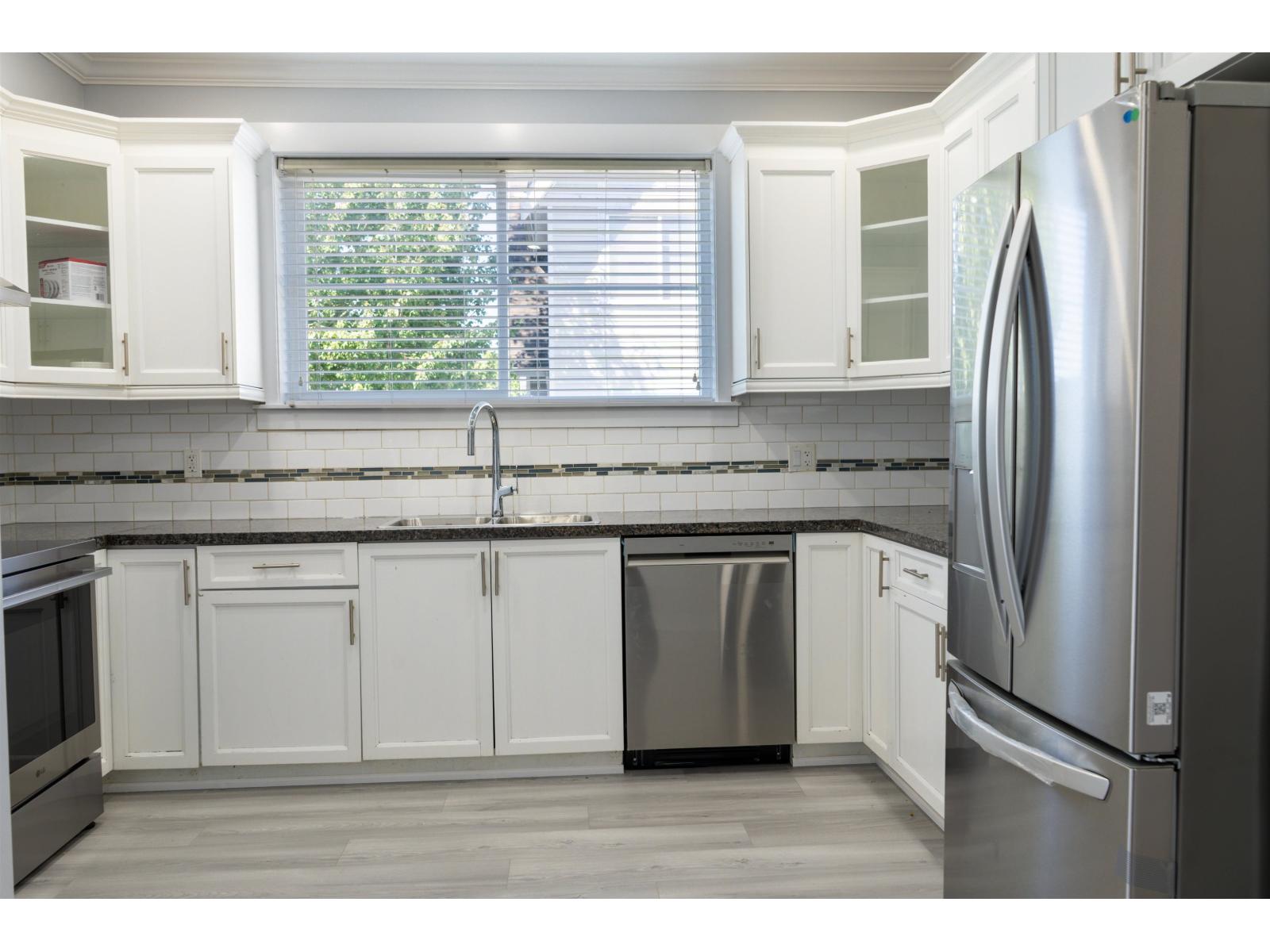 23 9405 121 Street Property Photo 8