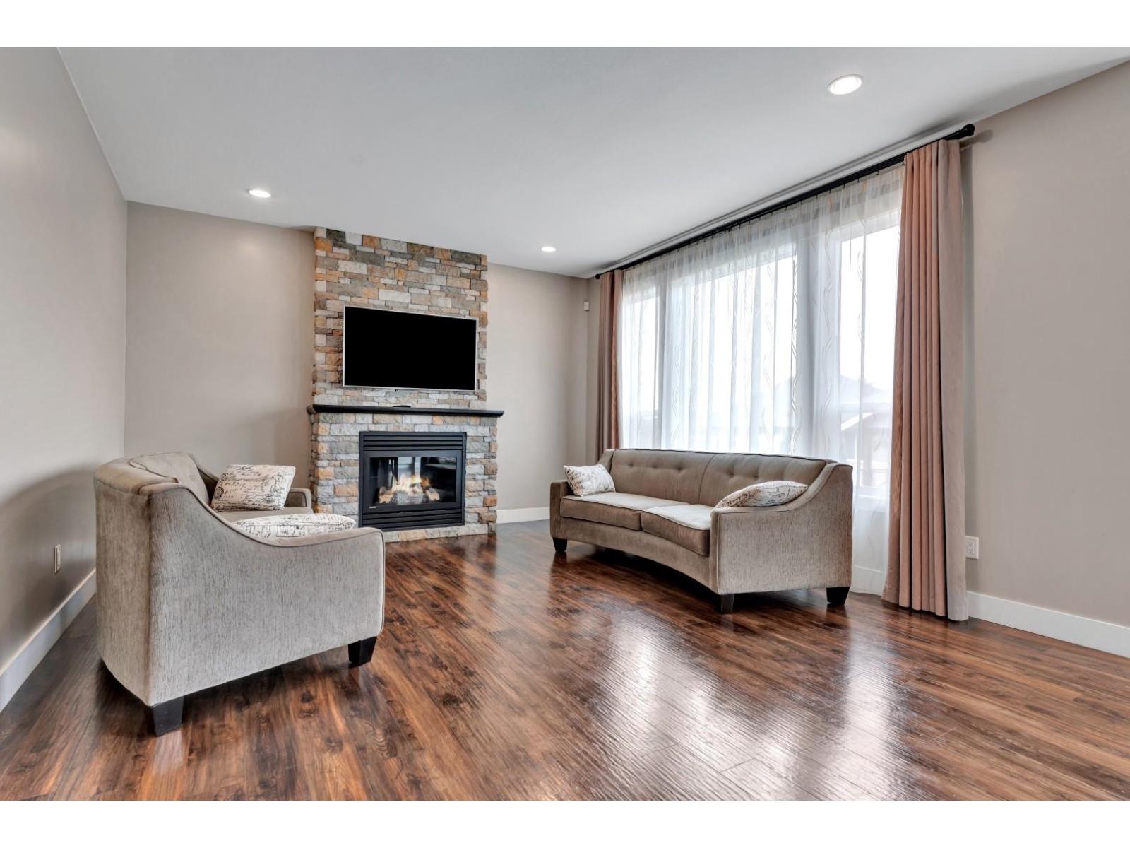 6185 Rexford Drive Property Photo 12