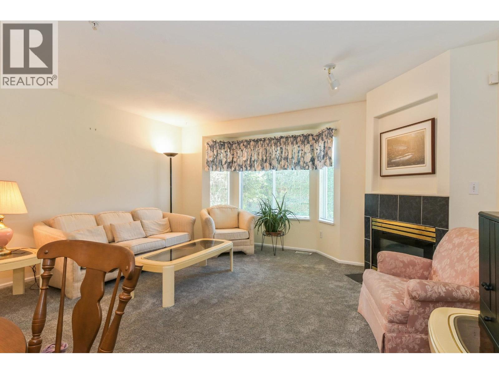 32 12268 189a Street Property Photo 5