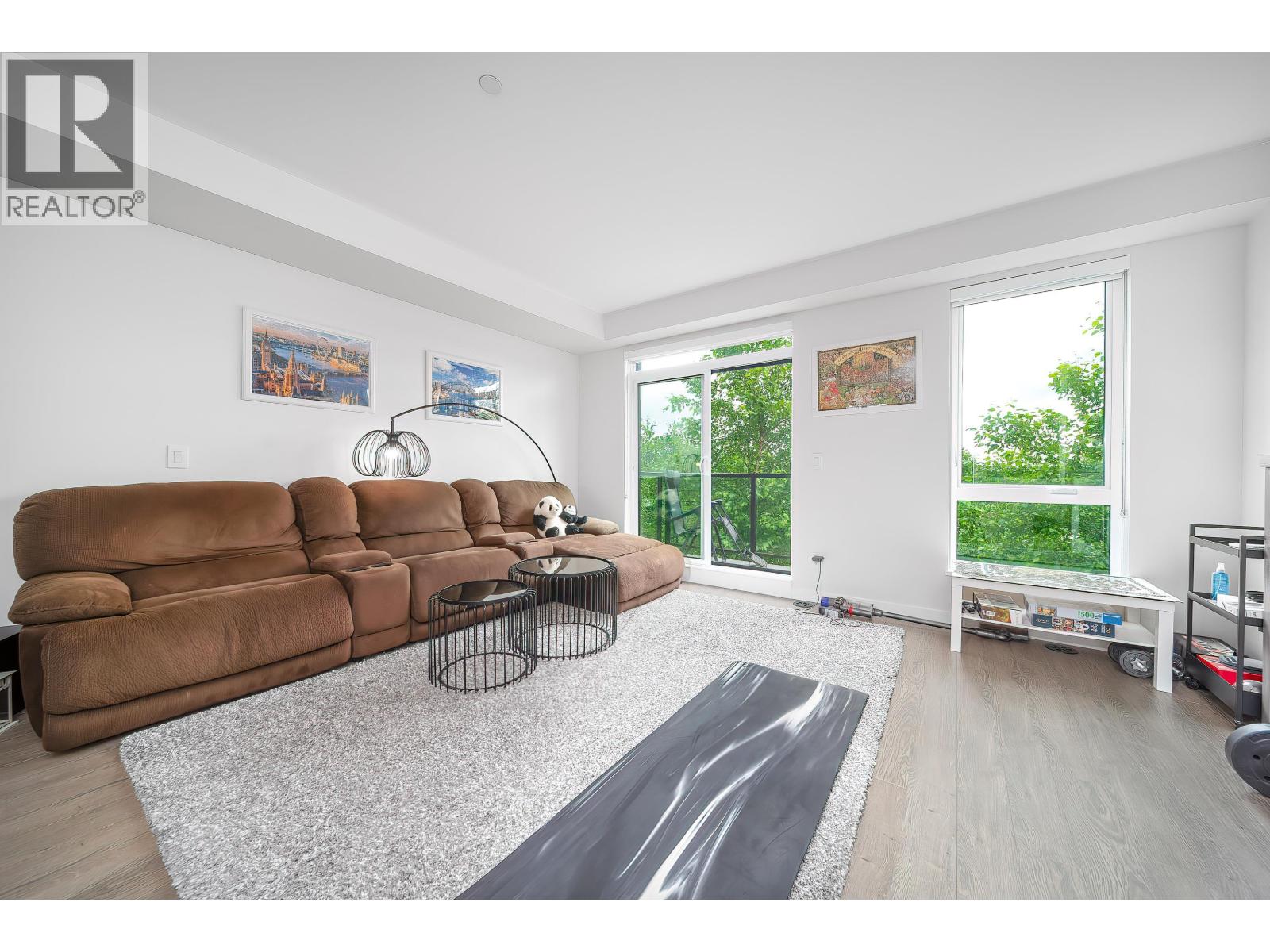 119 4738 HEMLOCK WAY Property Photo 1