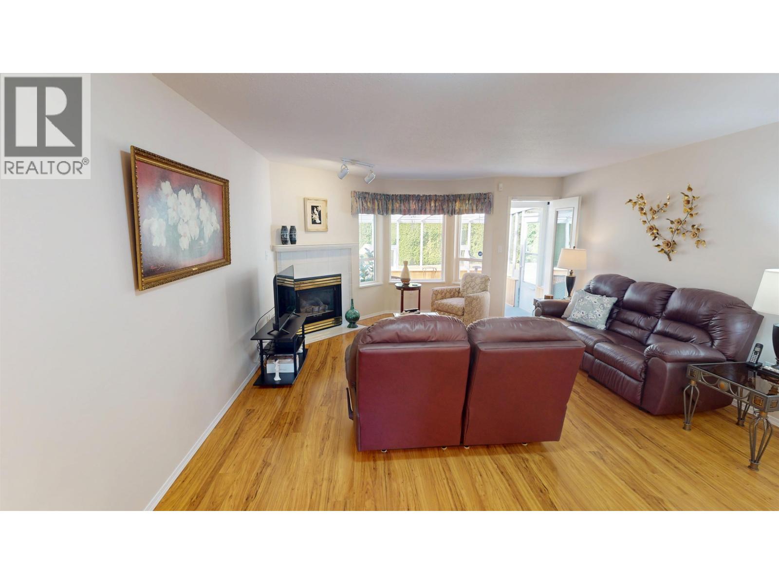 7 490 Lewis Drive Property Photo 12