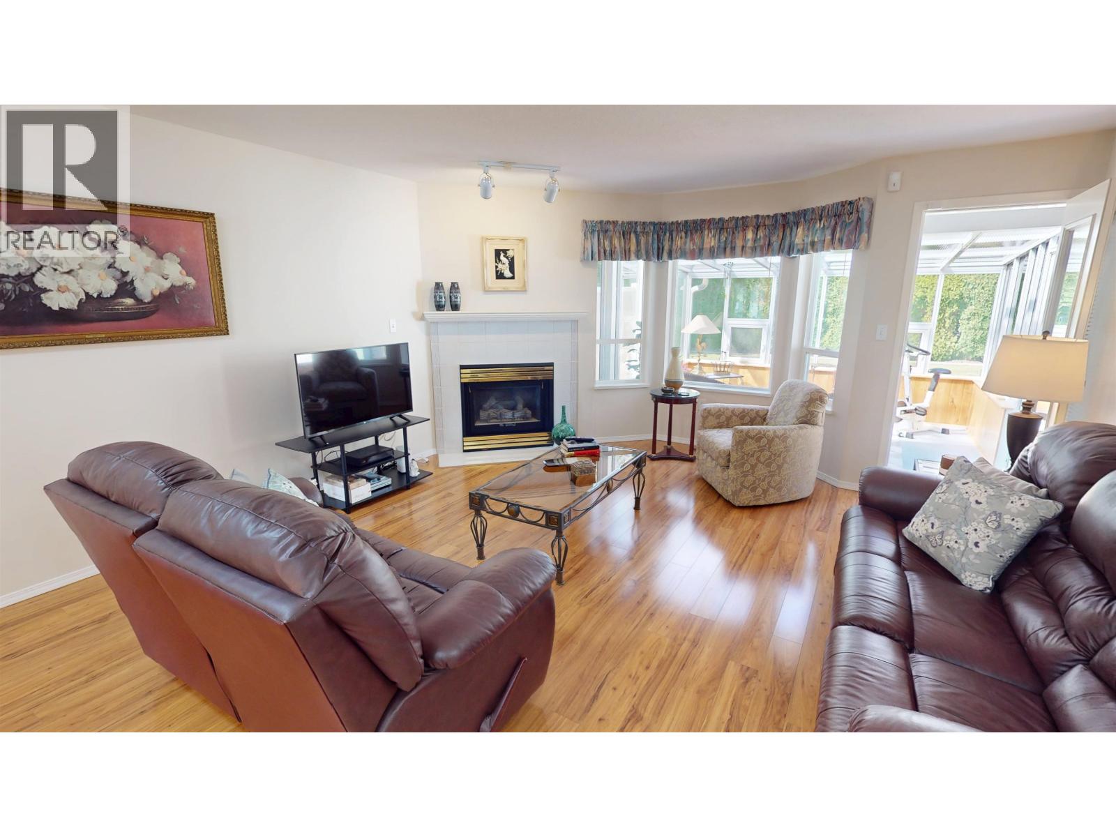 7 490 Lewis Drive Property Photo 14