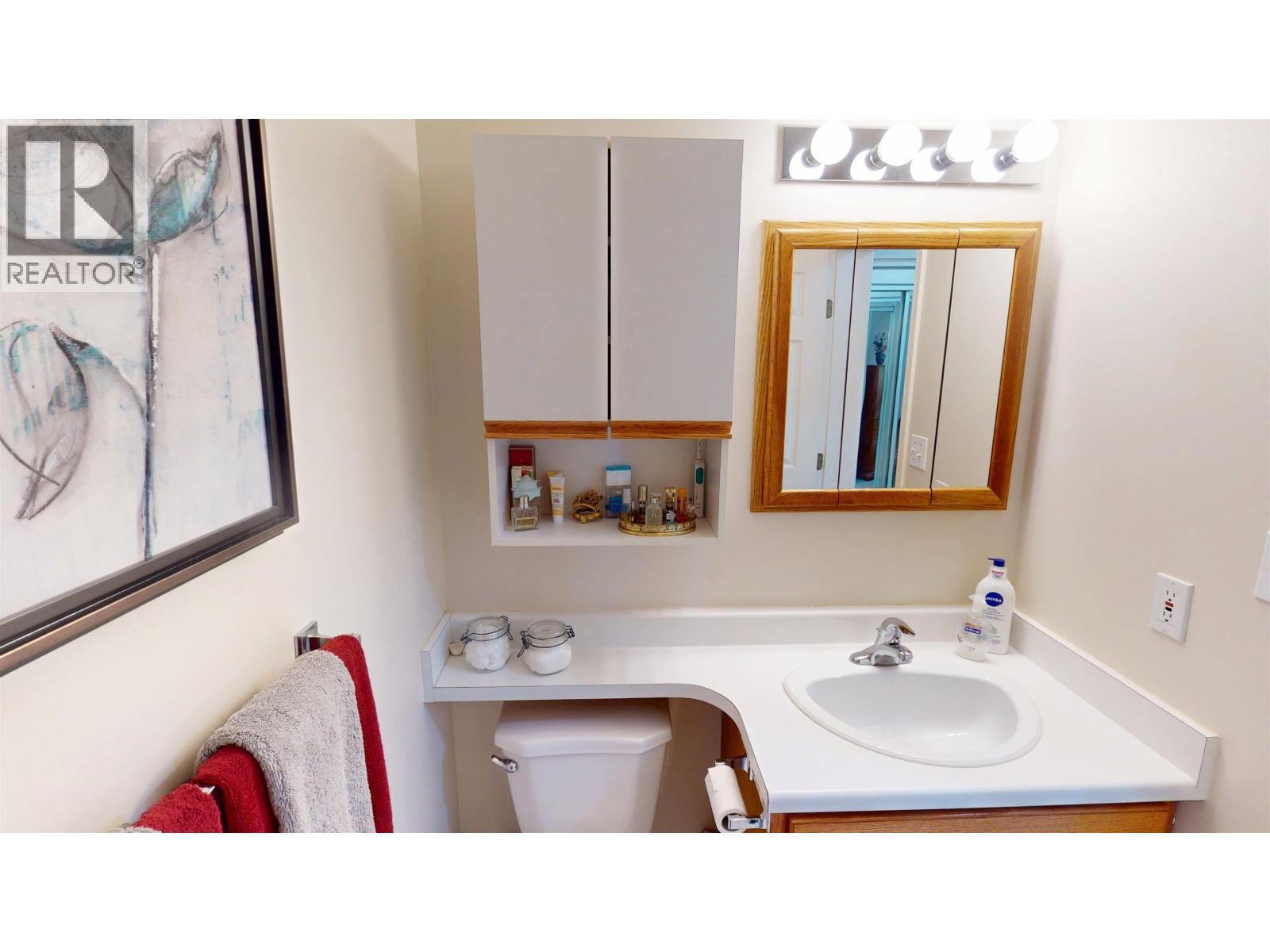 7 490 Lewis Drive Property Photo 20