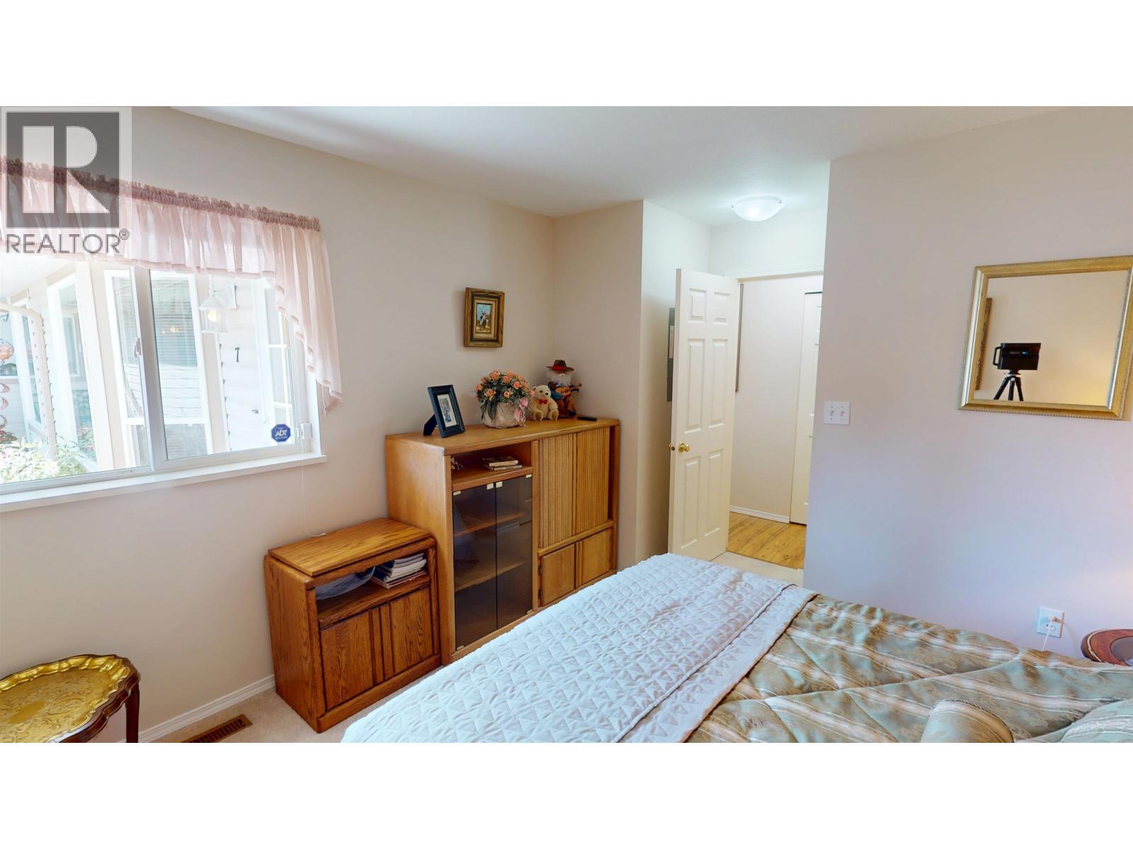 7 490 Lewis Drive Property Photo 27