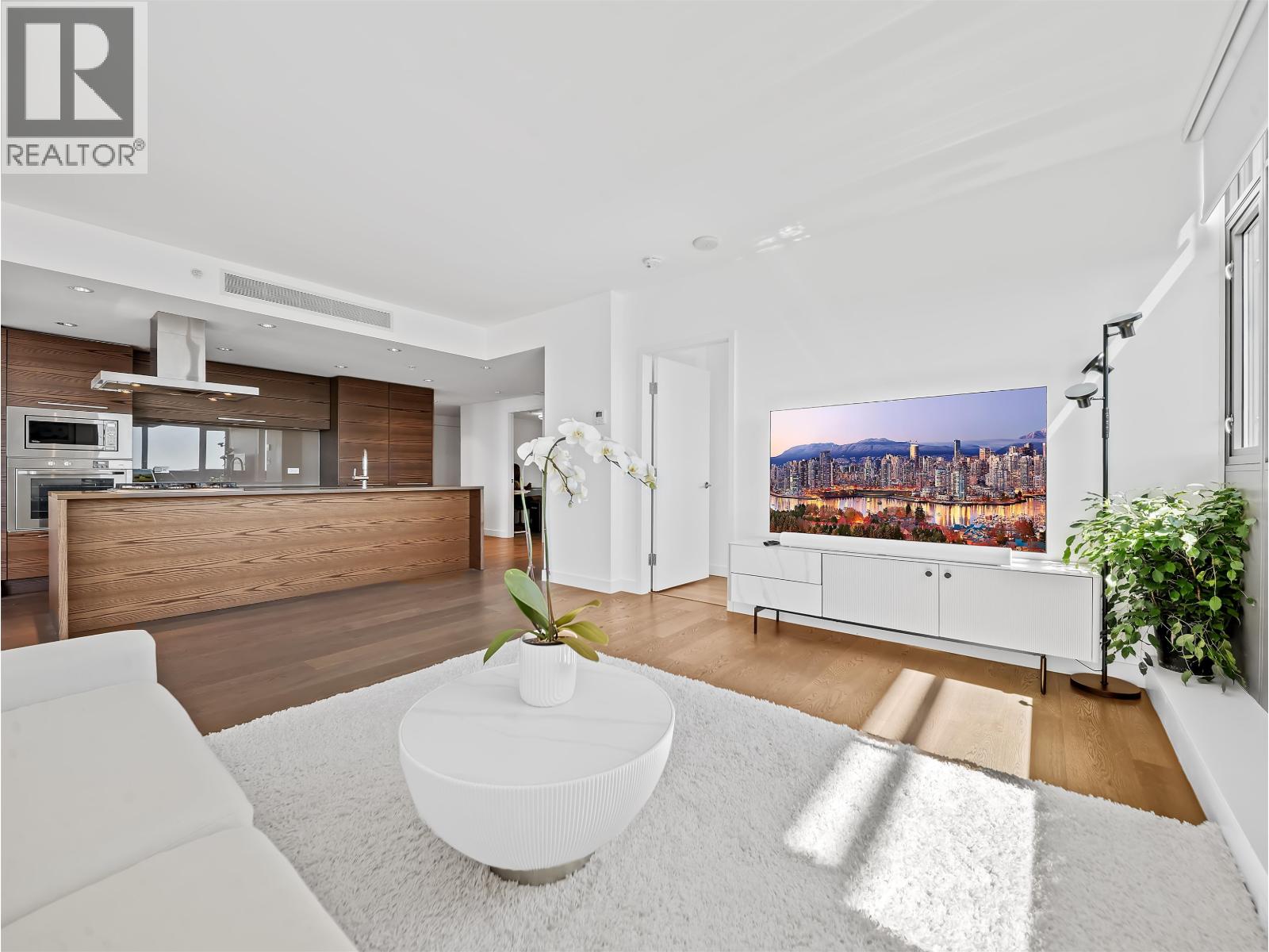 1701 5782 Berton Avenue Property Photo 3