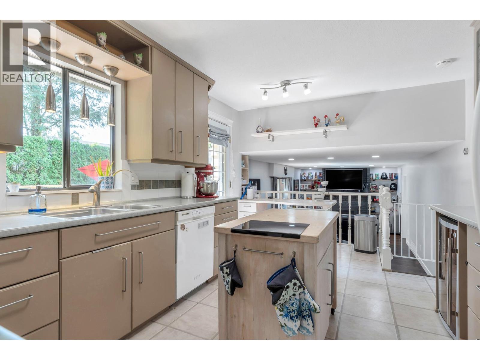 21652 121 Avenue Property Photo 4