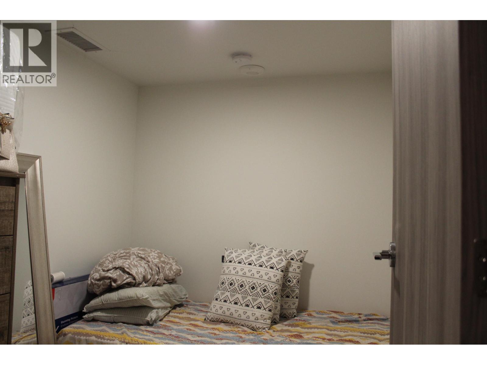 508 8800 Hazelbridge Way Property Photo 4