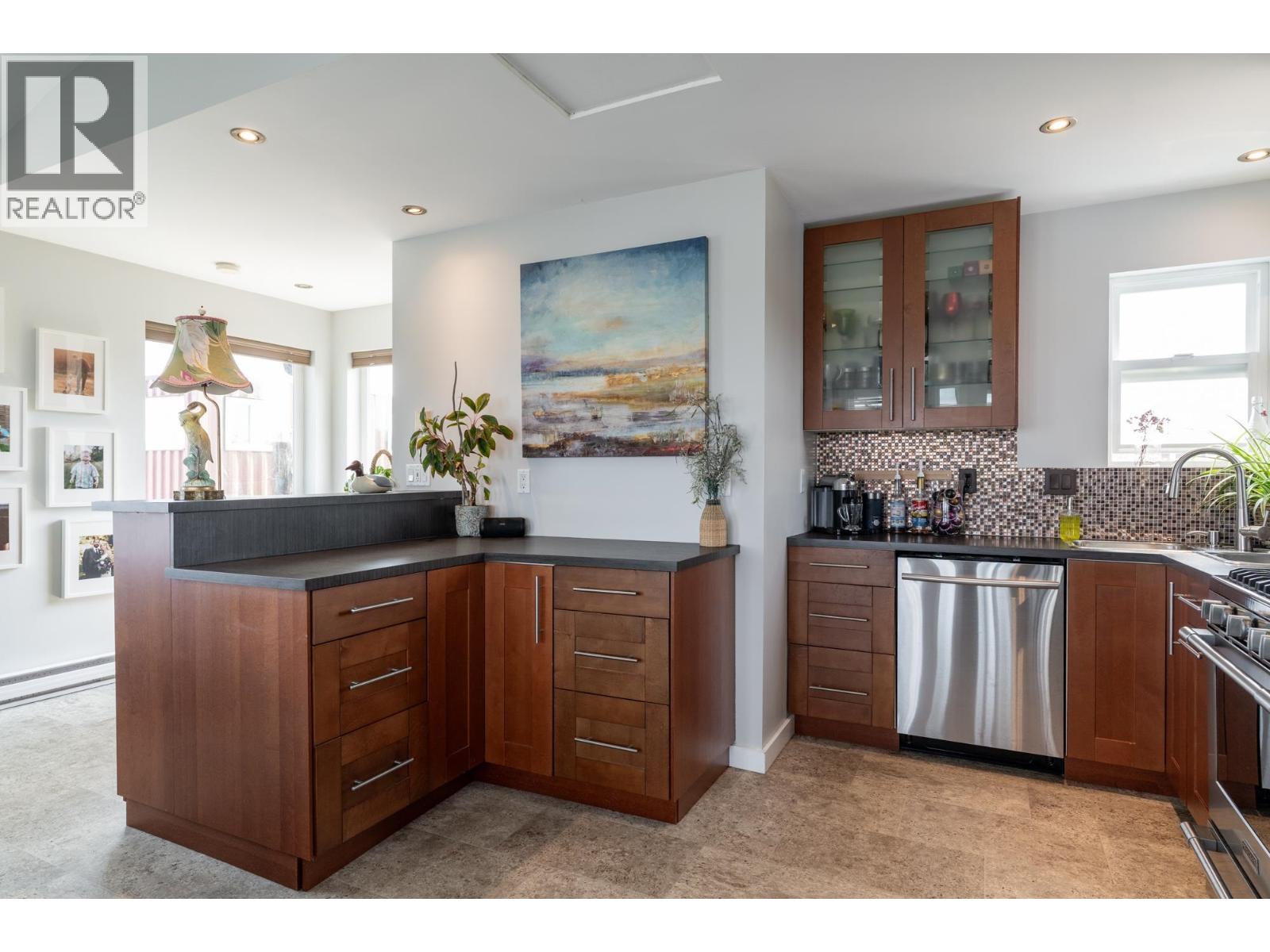 14 3871 W River Road Road Property Photo 21