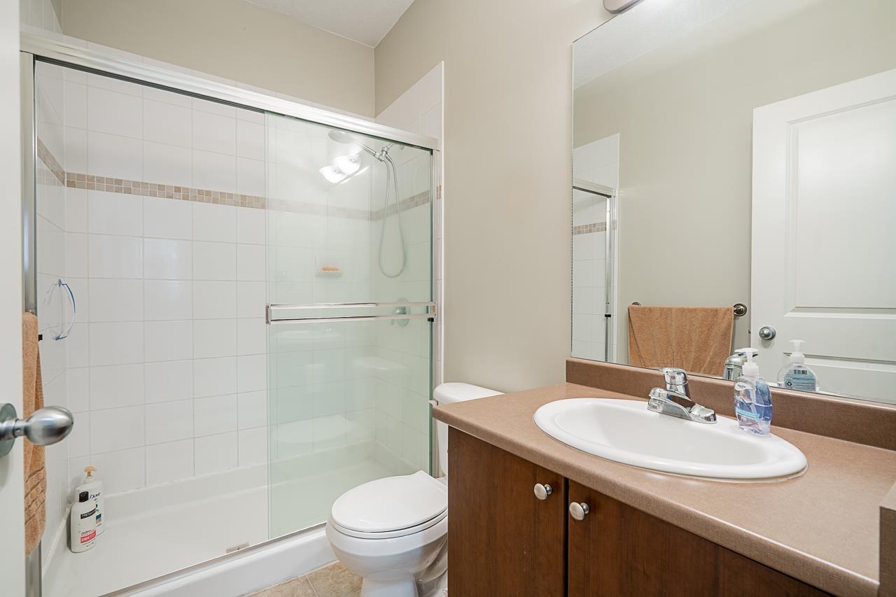 408 2581 Langdon Street Property Photo 9
