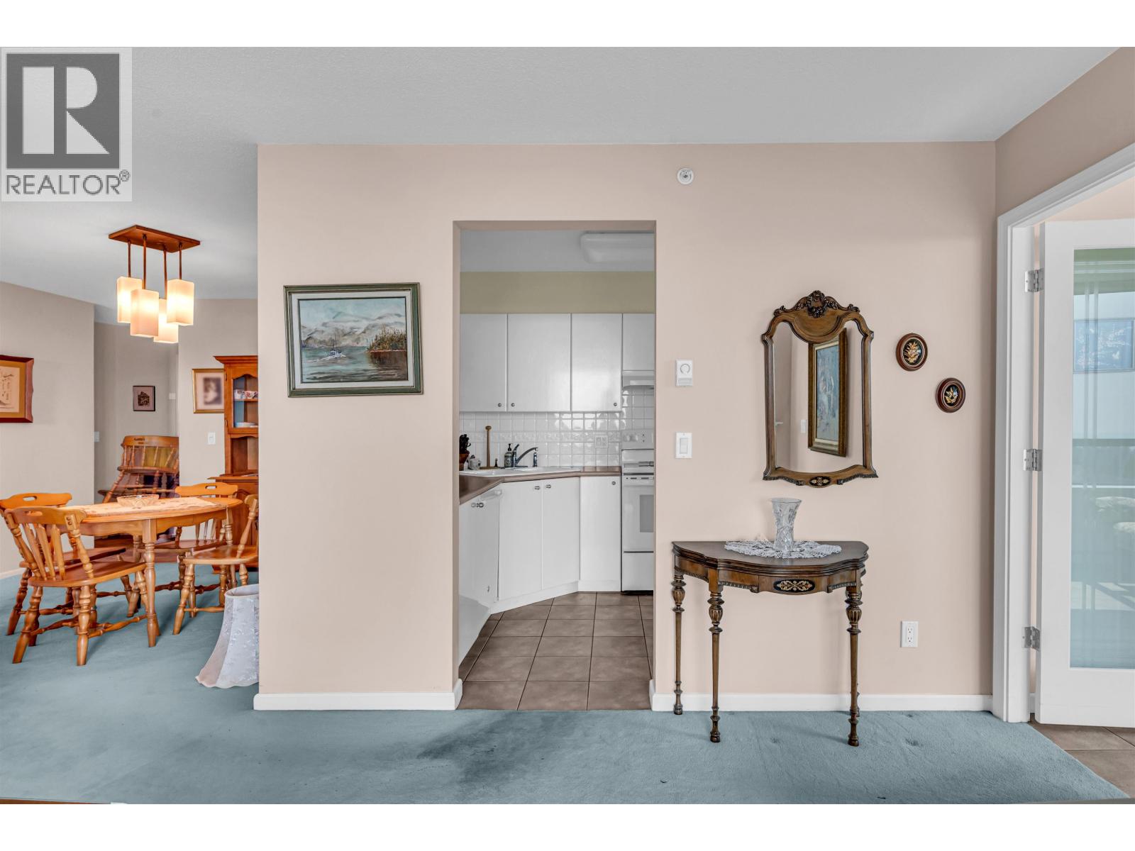 803 6611 Southoaks Crescent Property Photo 13