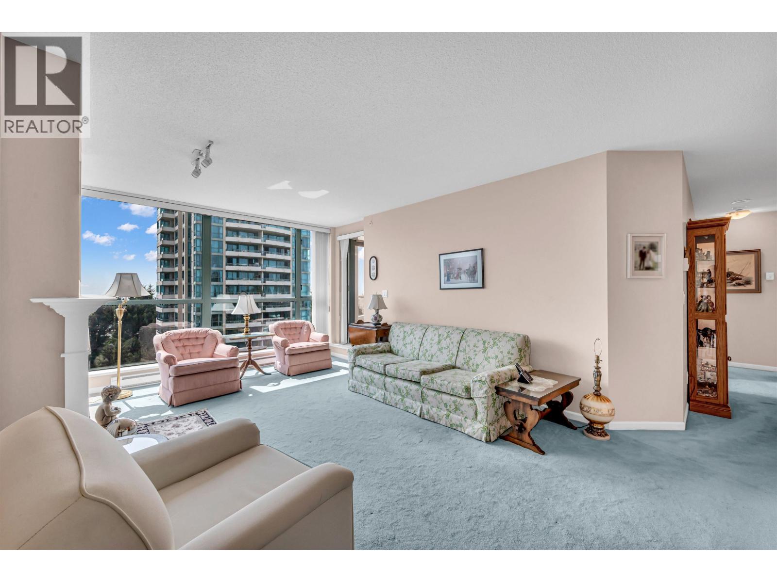 803 6611 Southoaks Crescent Property Photo 16