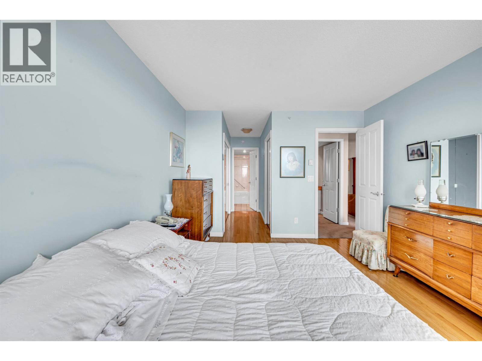 803 6611 Southoaks Crescent Property Photo 22