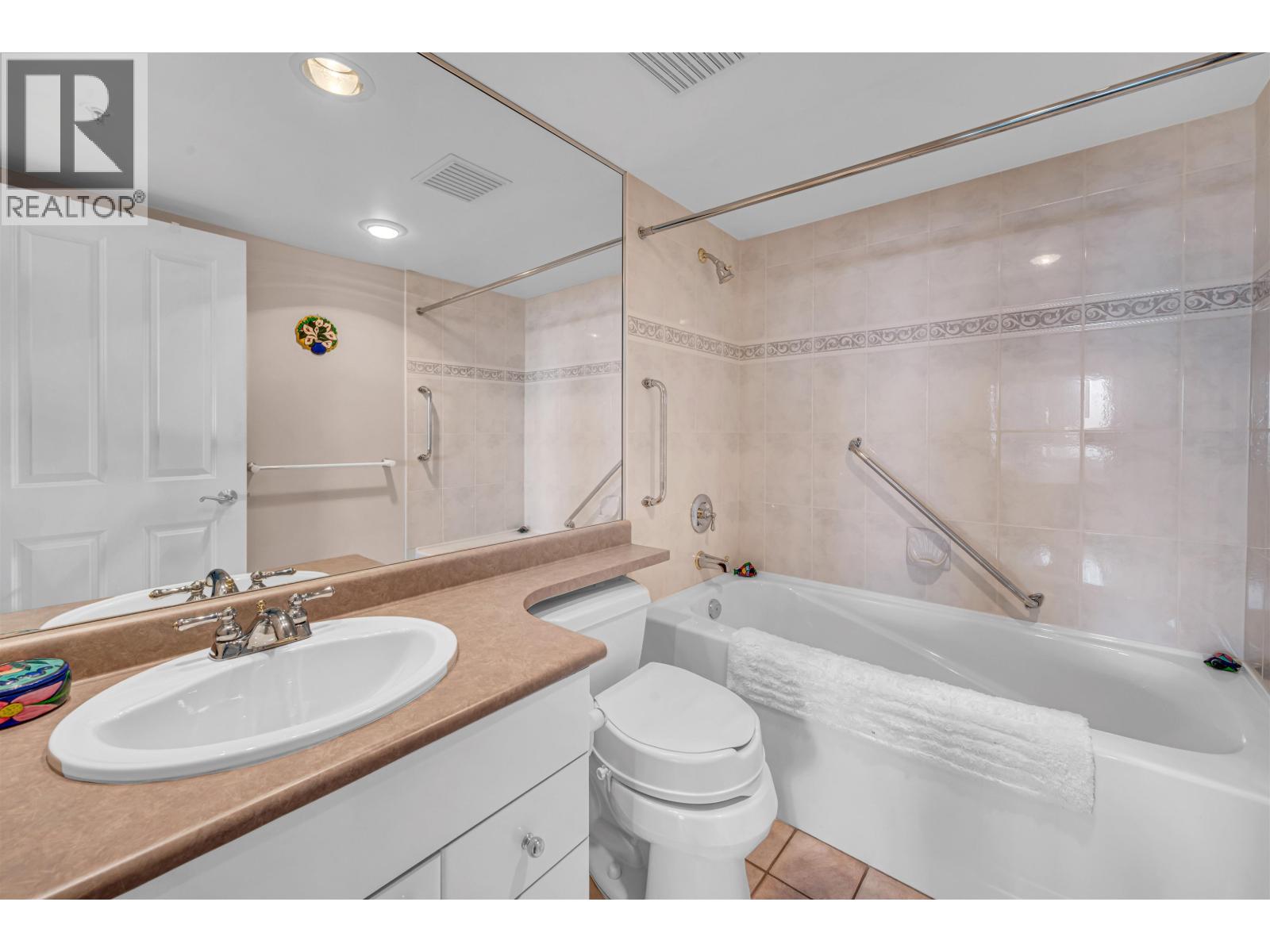 803 6611 Southoaks Crescent Property Photo 27