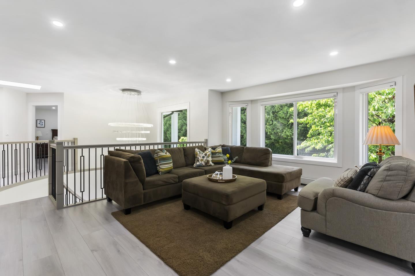 8034 166 Street Property Photo 2