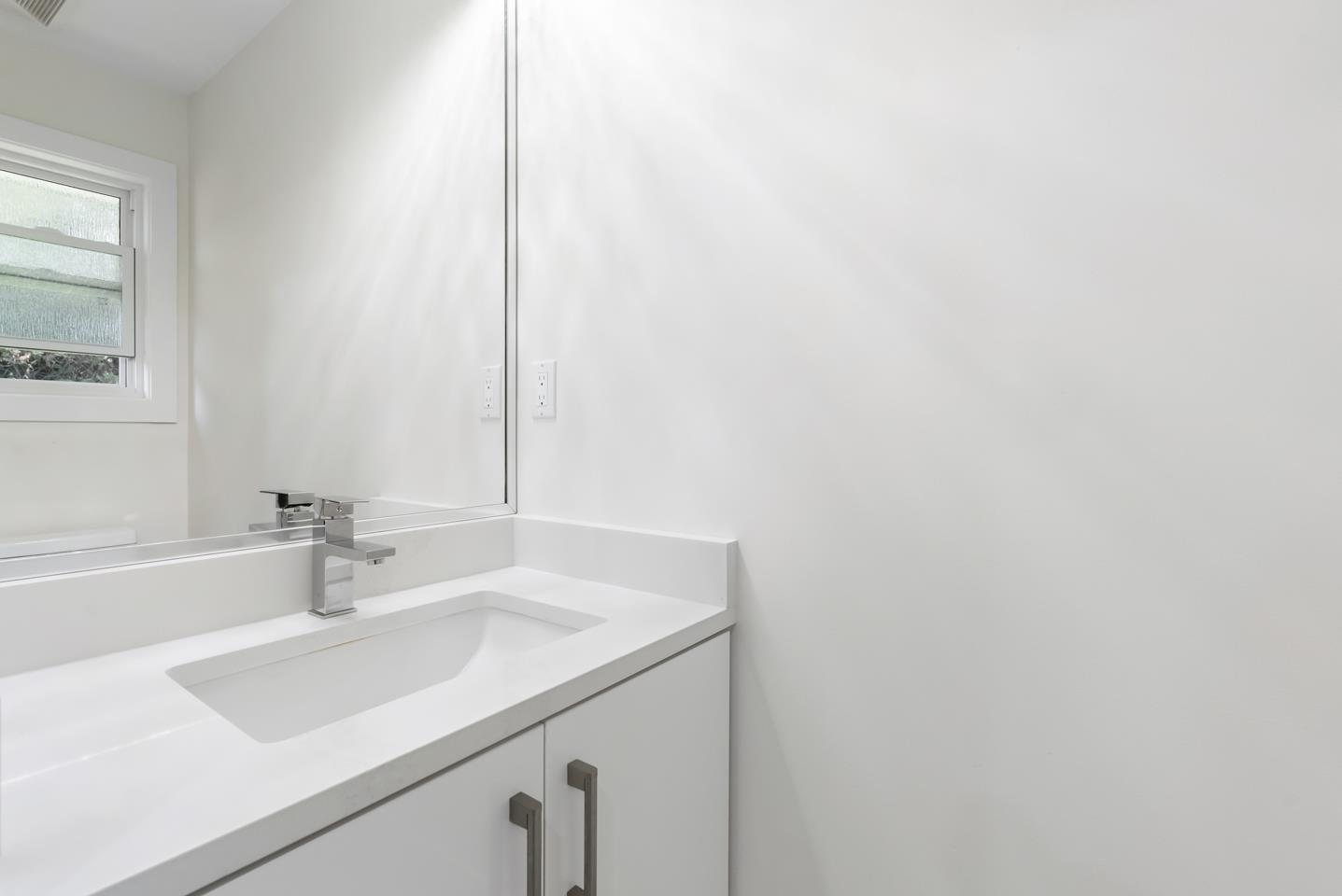 8034 166 Street Property Photo 23