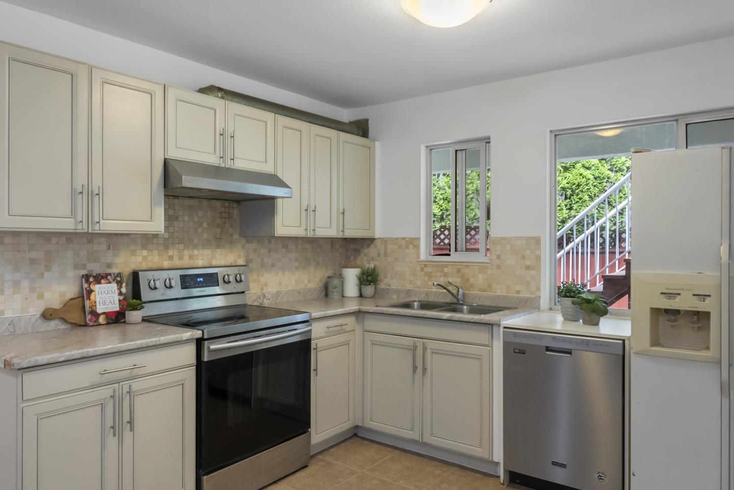 8034 166 Street Property Photo 35