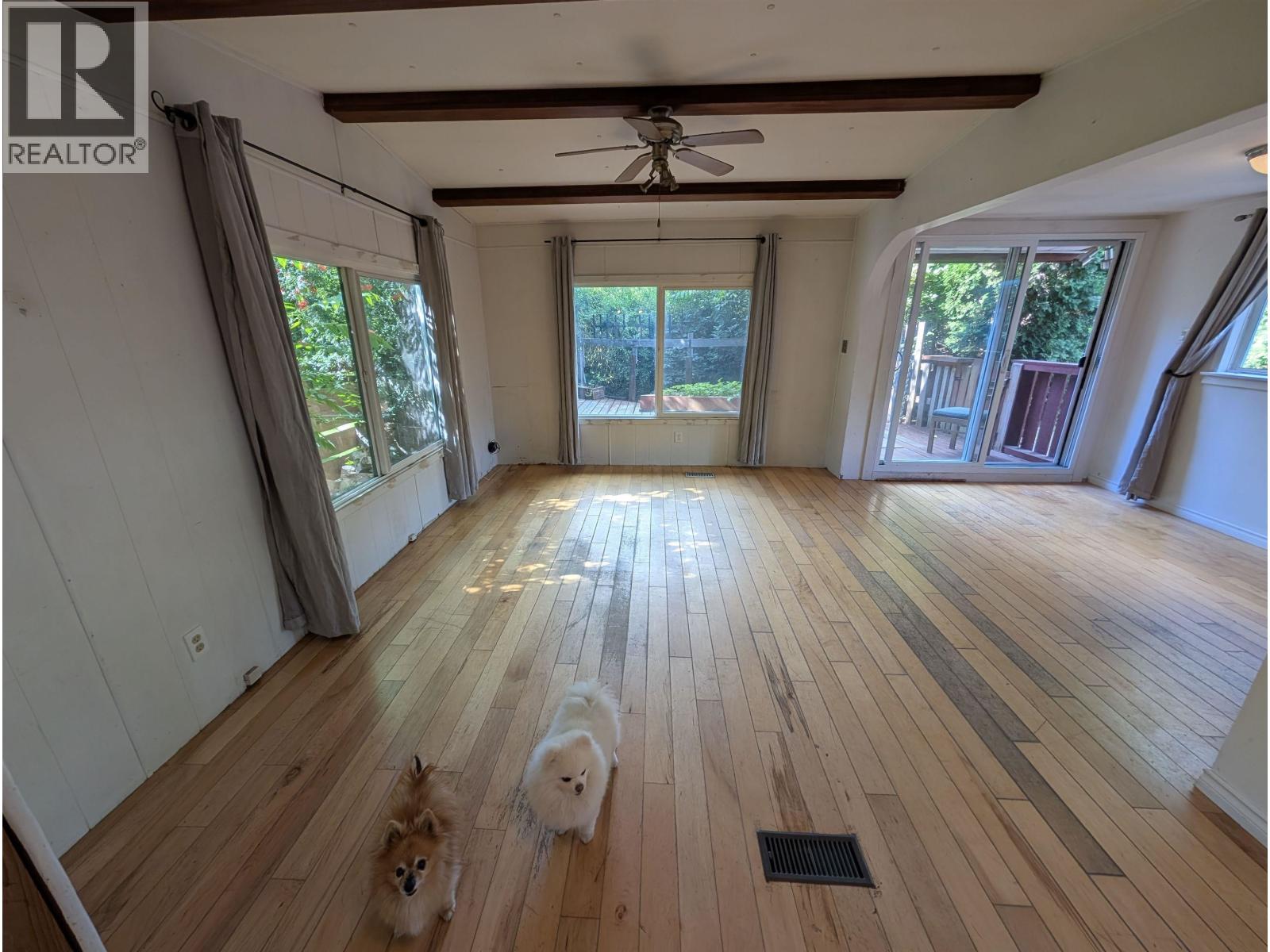6 Bracken Parkway Property Photo 2