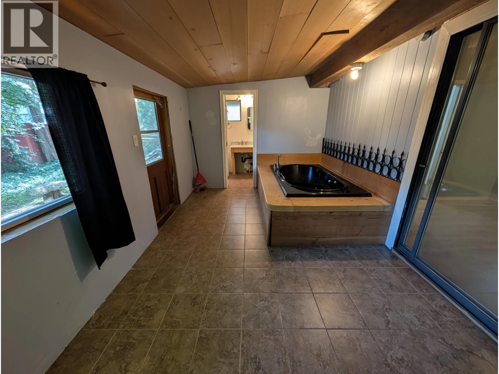 6 Bracken Parkway Property Photo 13