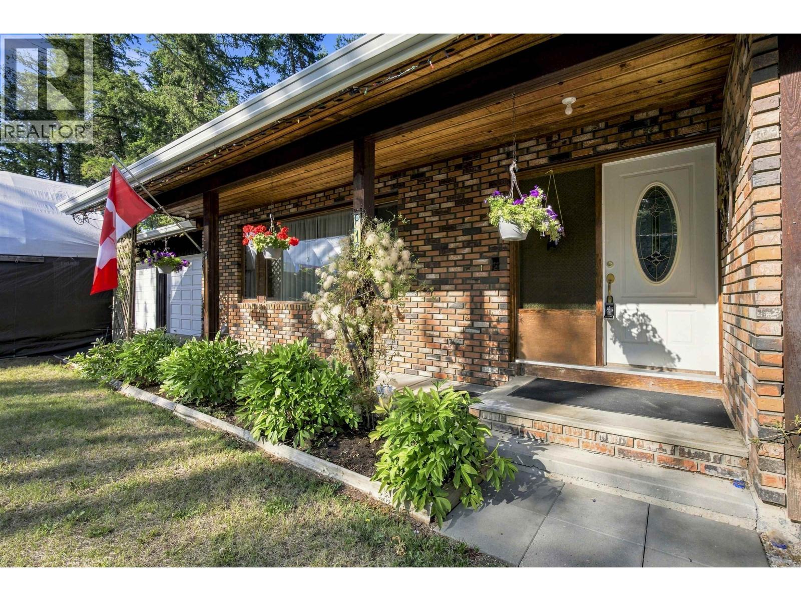 816 Roberts Drive Property Photo 1