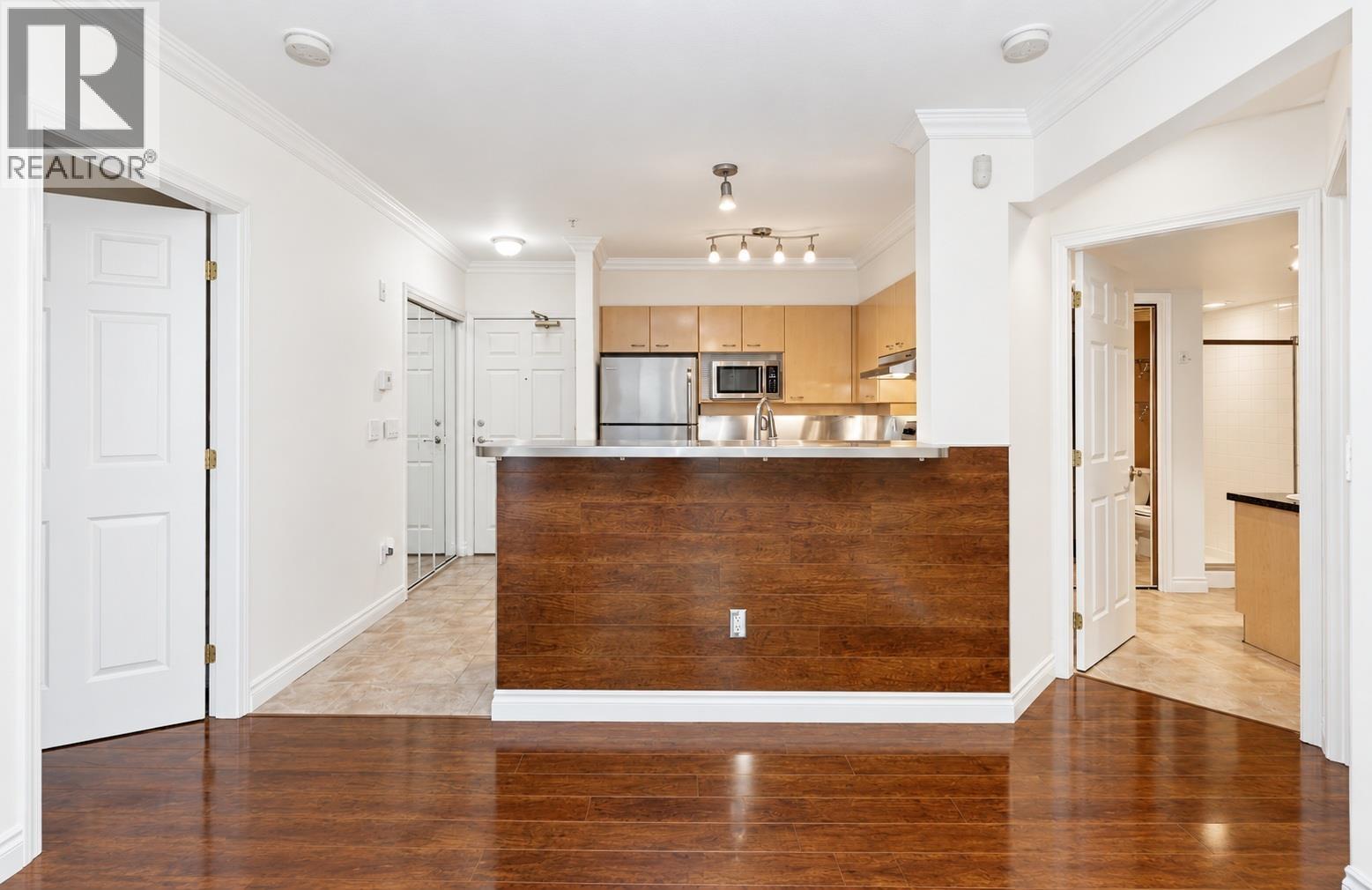 103 3625 Windcrest Drive Property Photo 6