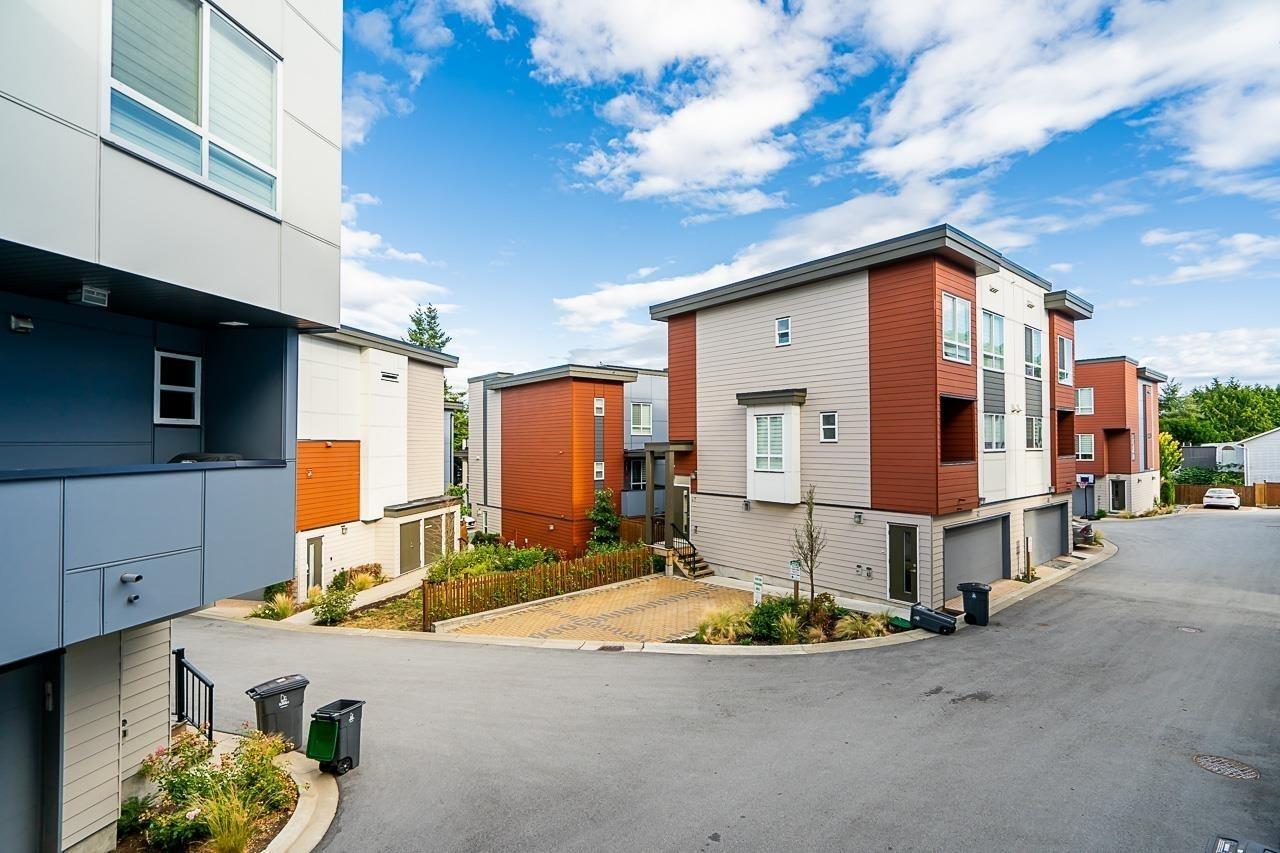 48 1670 160 Street Property Photo 2