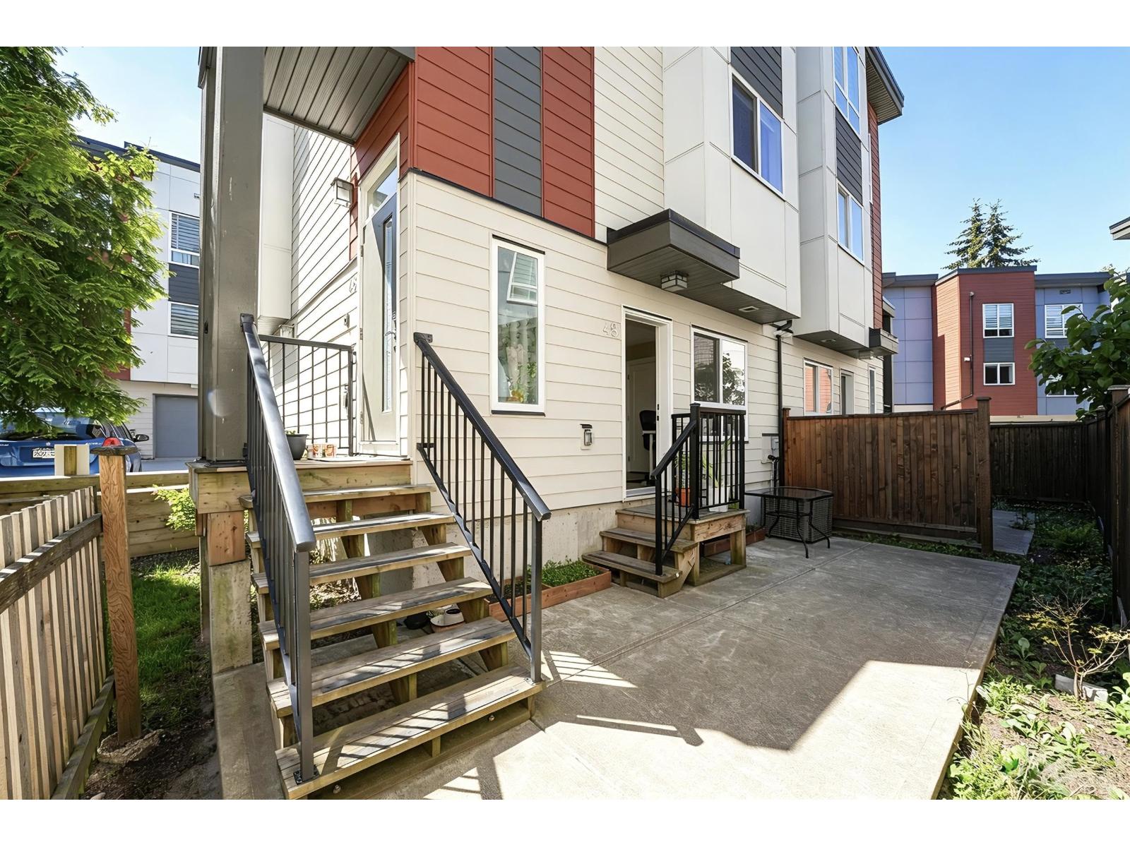 48 1670 160 Street Property Photo 4
