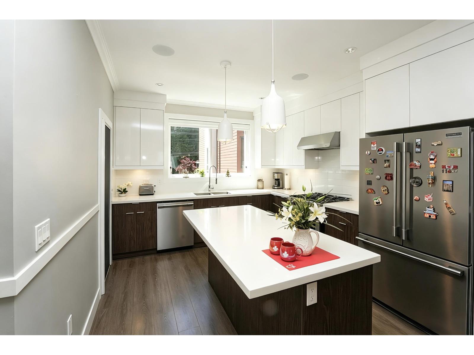 48 1670 160 Street Property Photo 7
