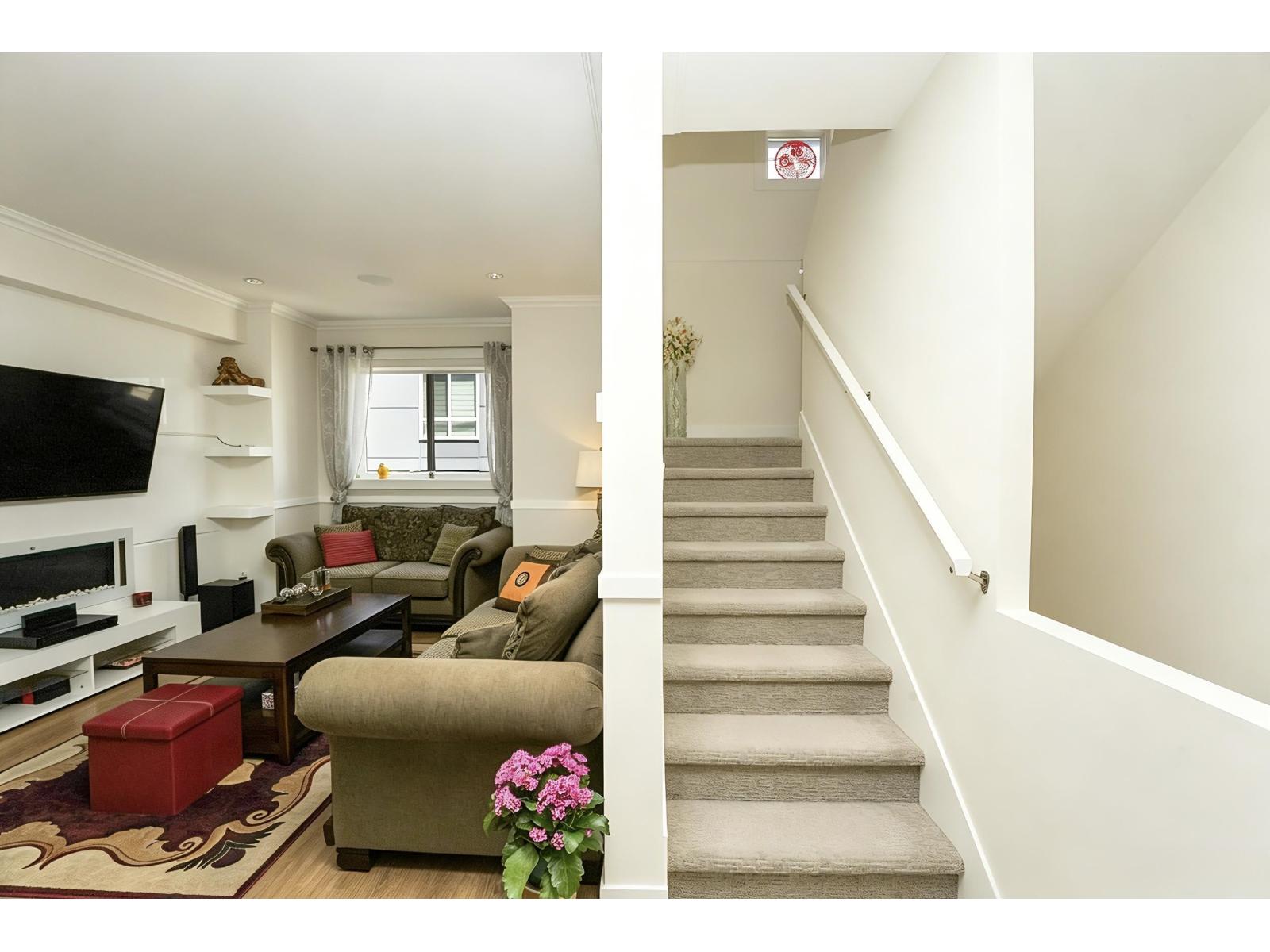 48 1670 160 Street Property Photo 11