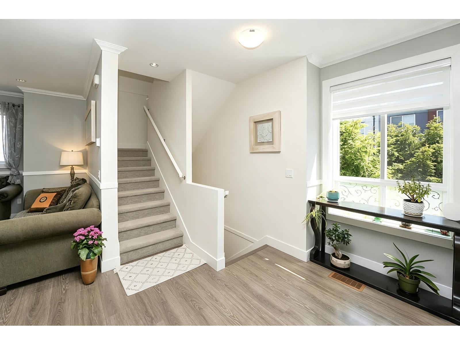 48 1670 160 Street Property Photo 12