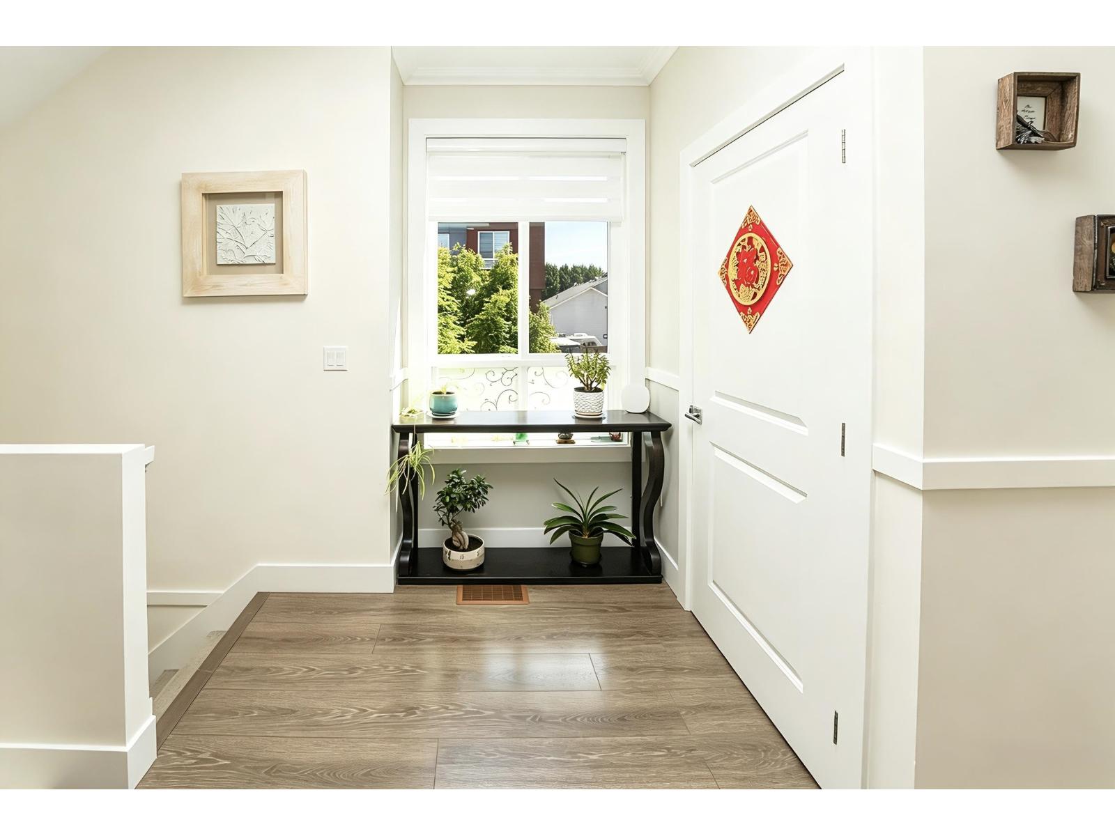 48 1670 160 Street Property Photo 13