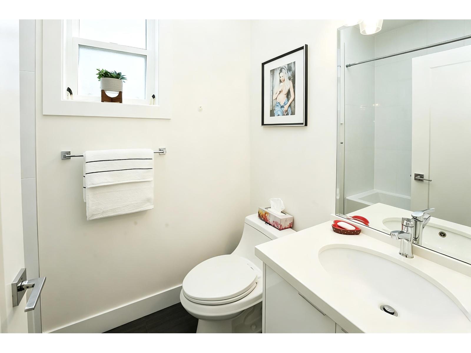 48 1670 160 Street Property Photo 14