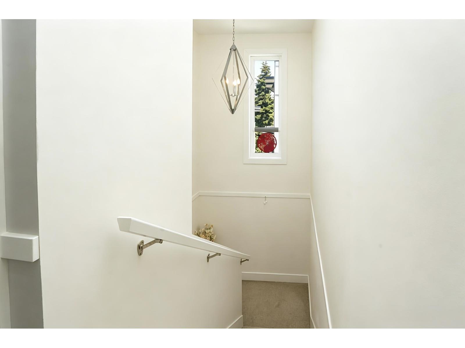 48 1670 160 Street Property Photo 15