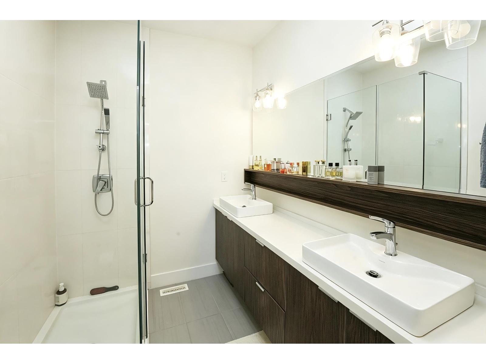 48 1670 160 Street Property Photo 18