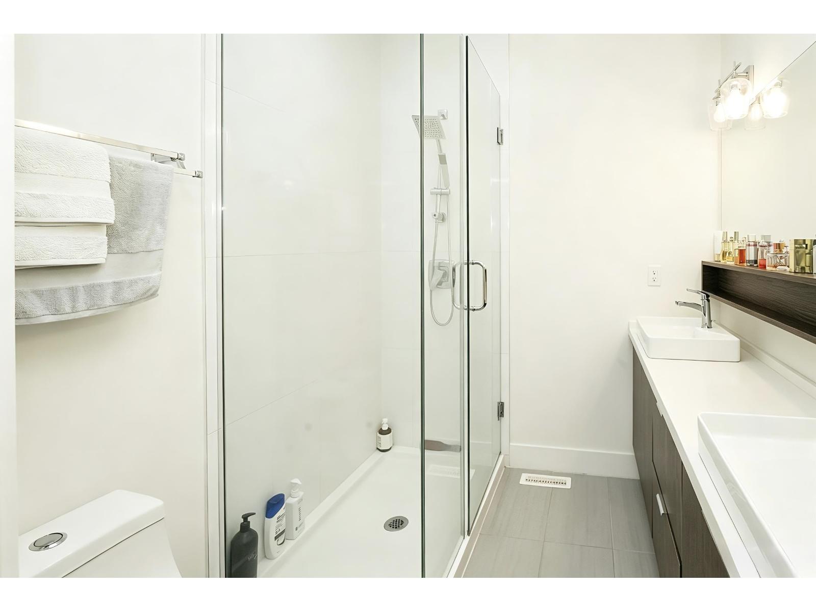 48 1670 160 Street Property Photo 19