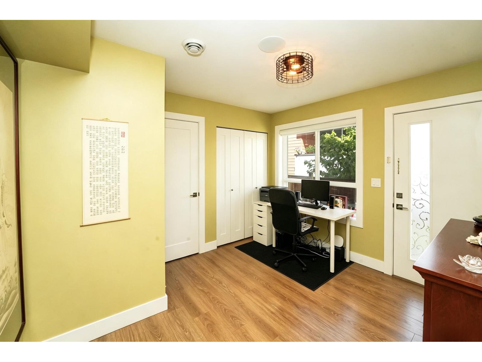 48 1670 160 Street Property Photo 25