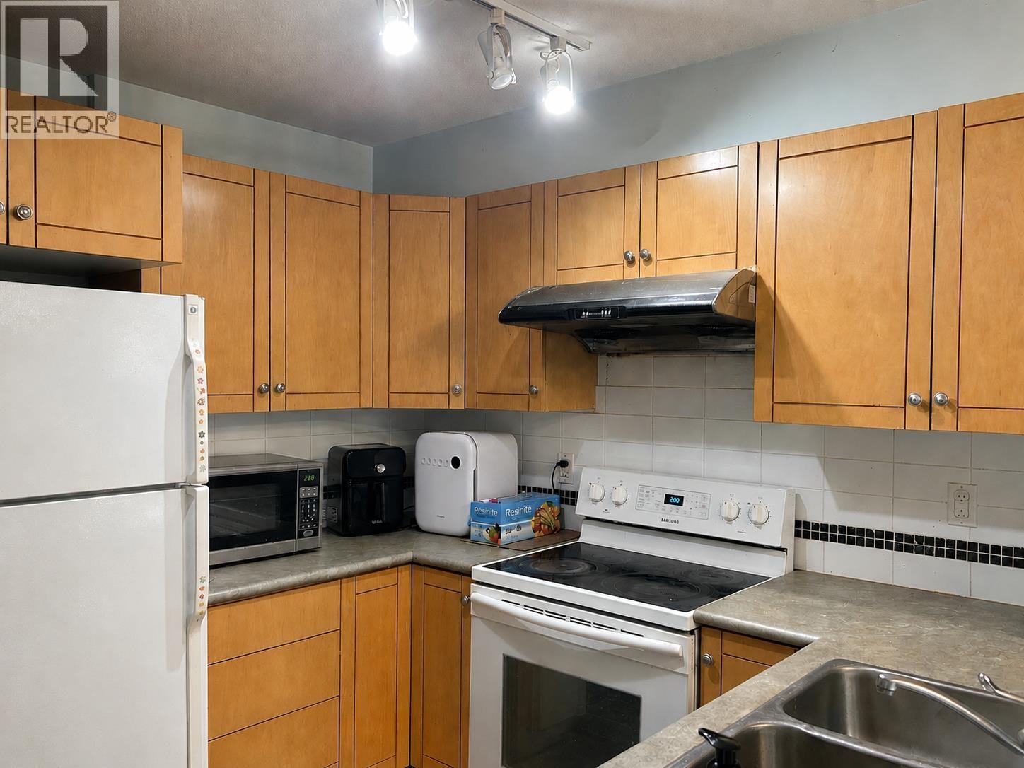 29 7128 Stride Avenue Property Photo 6