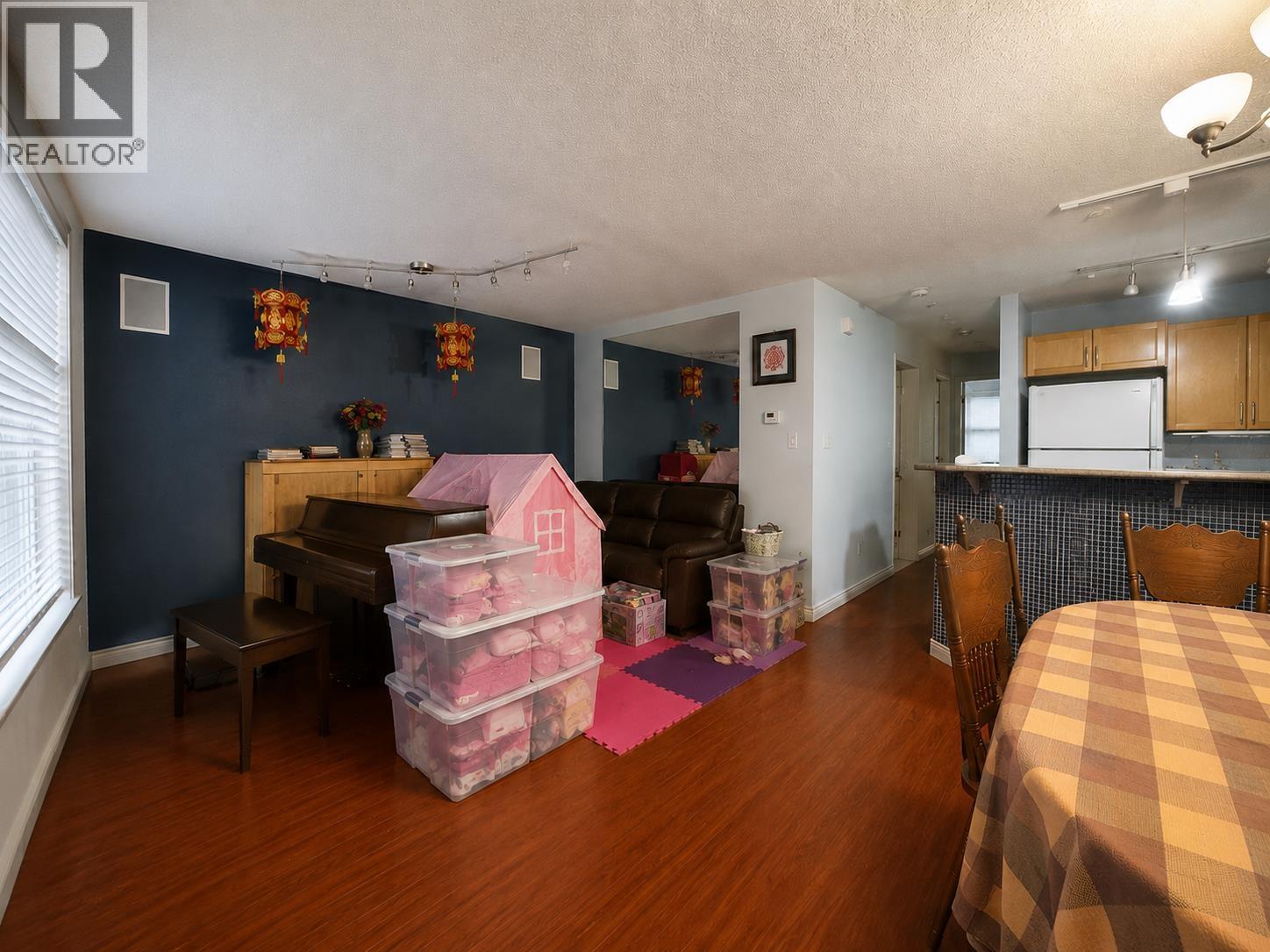 29 7128 Stride Avenue Property Photo 7