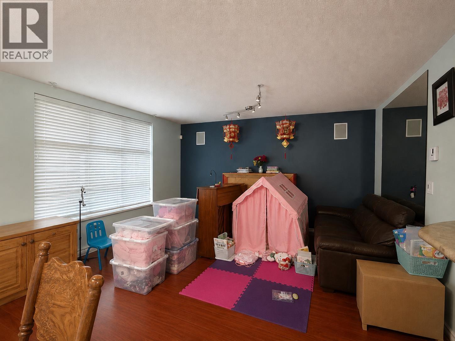 29 7128 Stride Avenue Property Photo 8