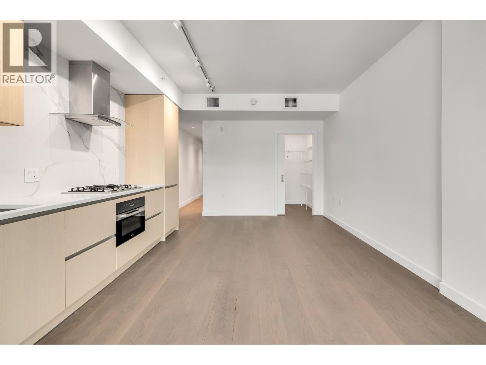 113 5168 Cambie Street Property Photo 3