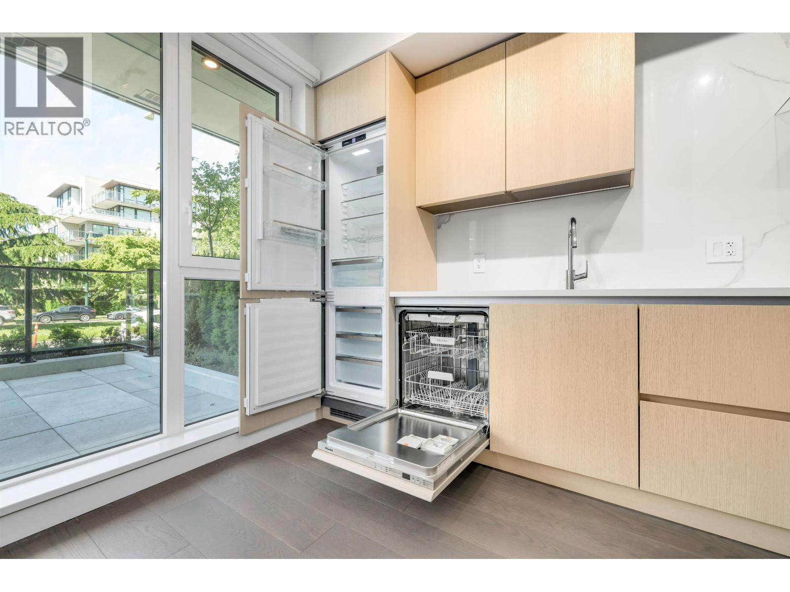 113 5168 Cambie Street Property Photo 4