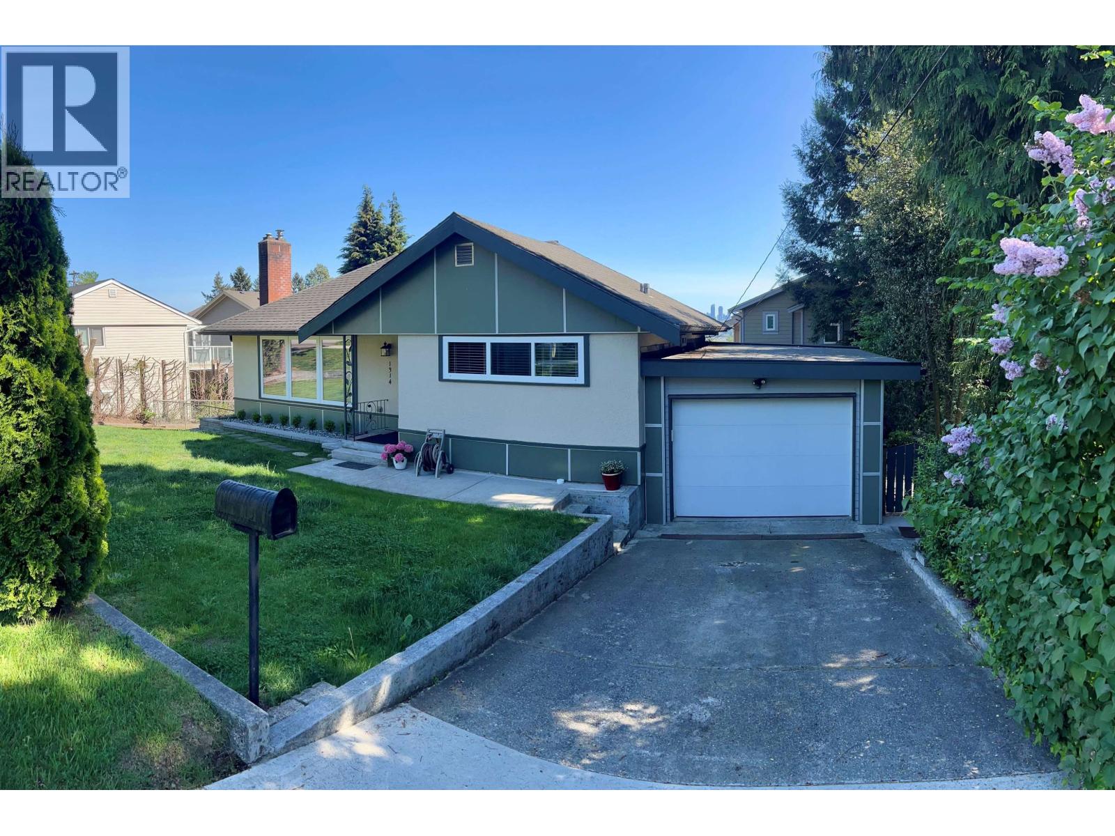 1314 THOMAS AVENUE Property Photo 1
