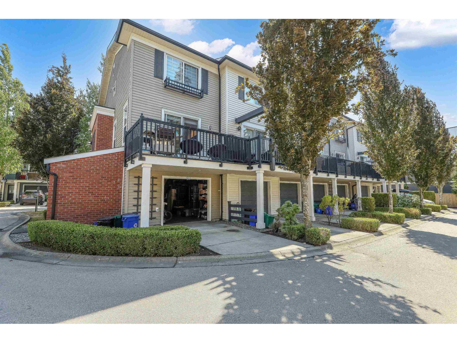 81 7233 189 Street Property Photo 2