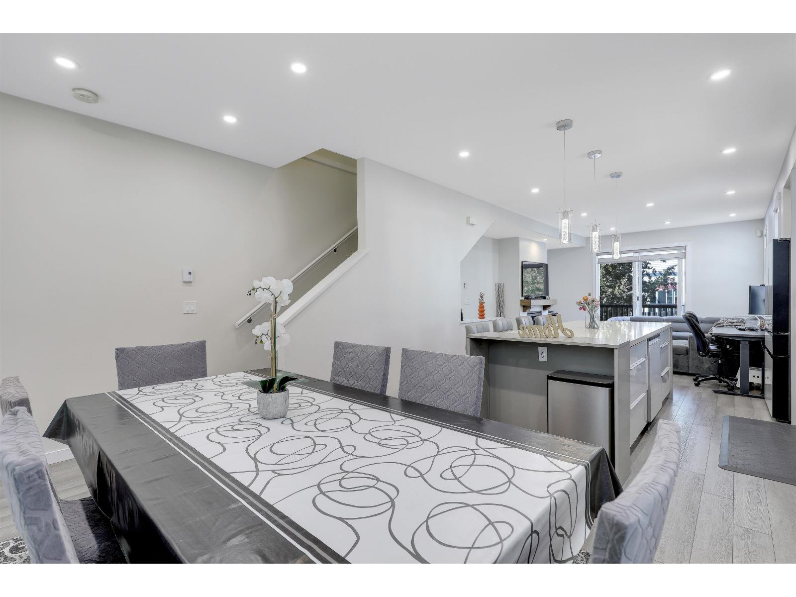 81 7233 189 Street Property Photo 15