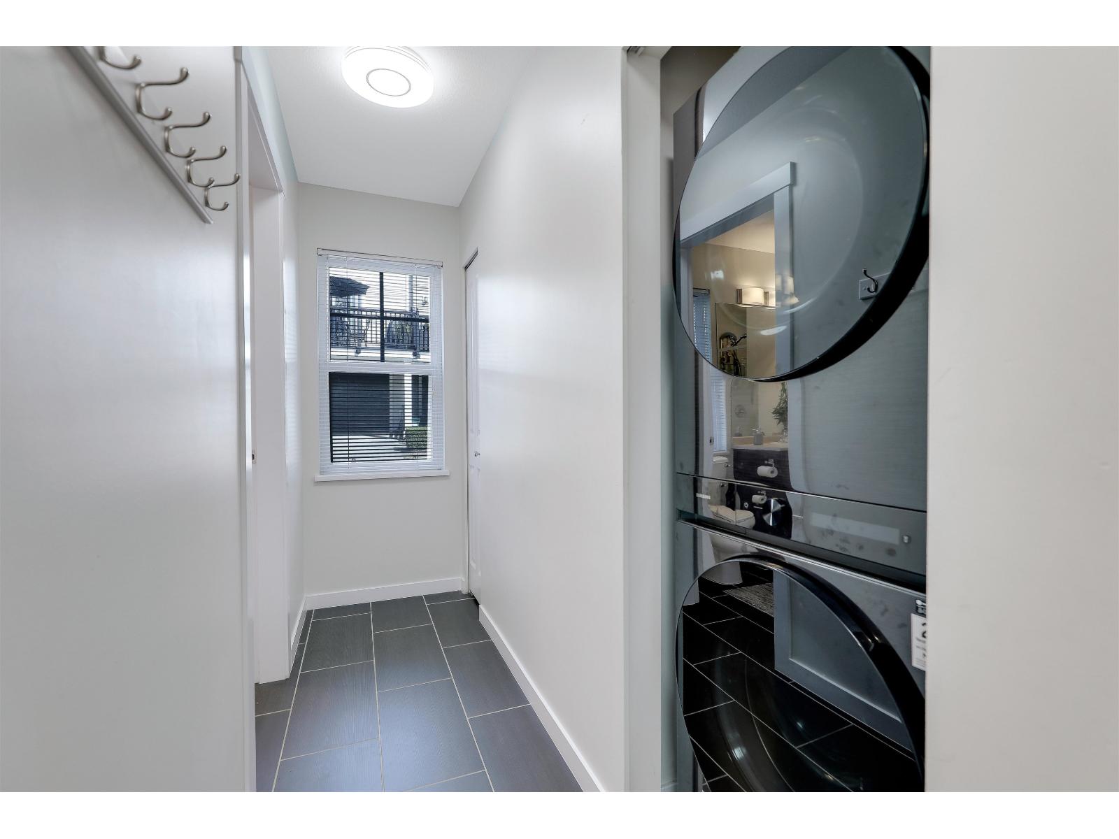 81 7233 189 Street Property Photo 27