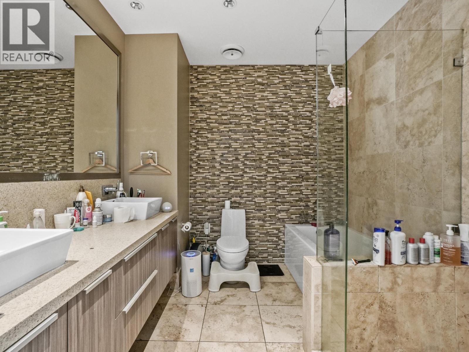 610 123 W 1st Avenue Property Photo 18