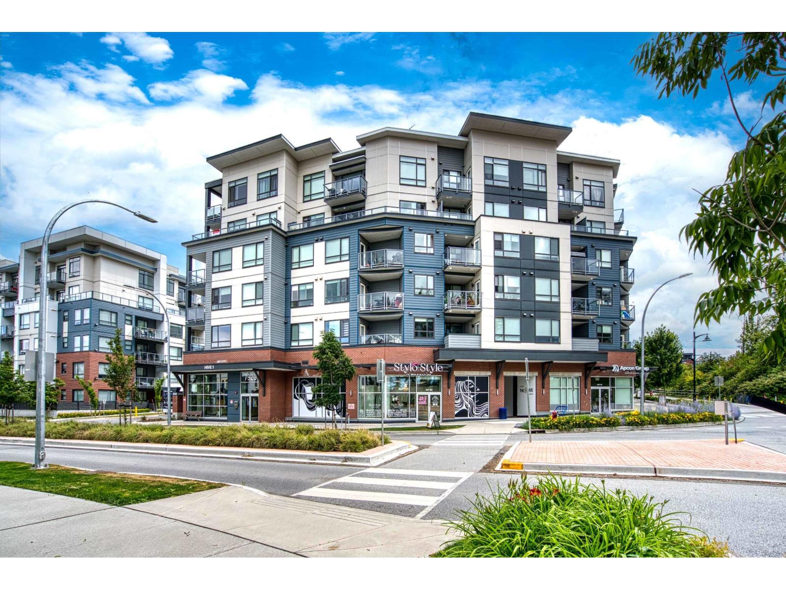 516 7920 206 STREET Property Photo 1